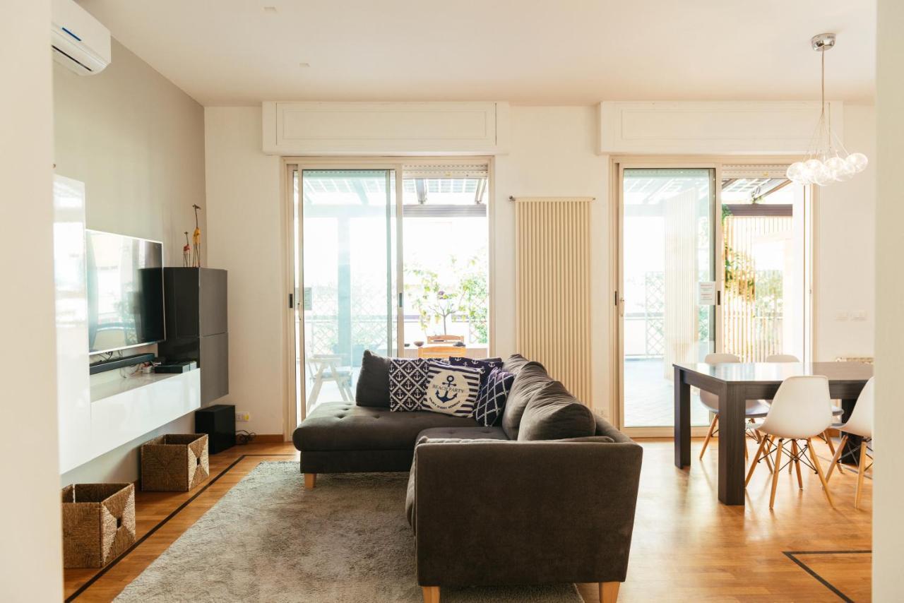 Luxury Penthouse With Sea View - City Center ペスカーラ エクステリア 写真